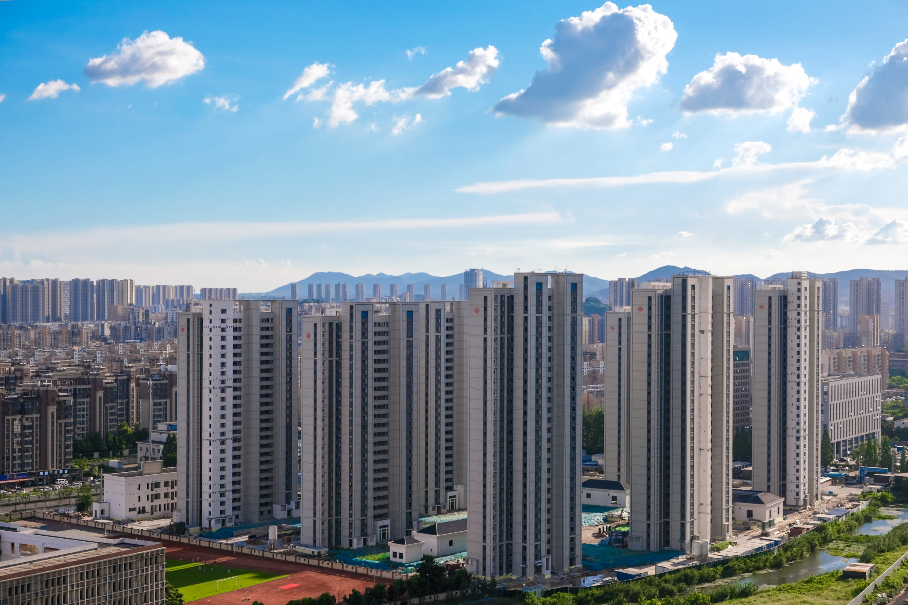 台风过境，，，这一大波民生项目be like（图说包管房）