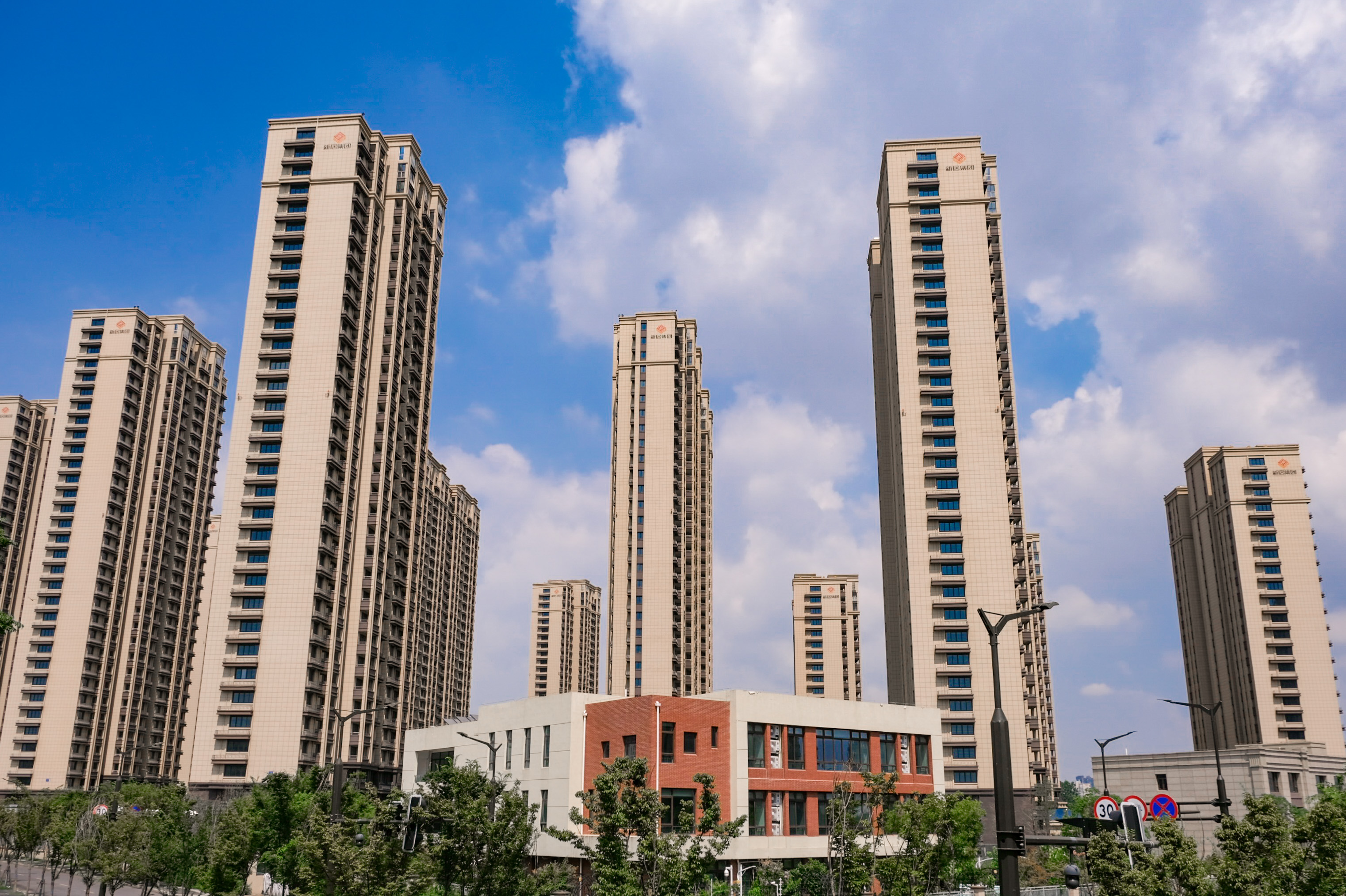 台风过境，，，这一大波民生项目be like（图说包管房）