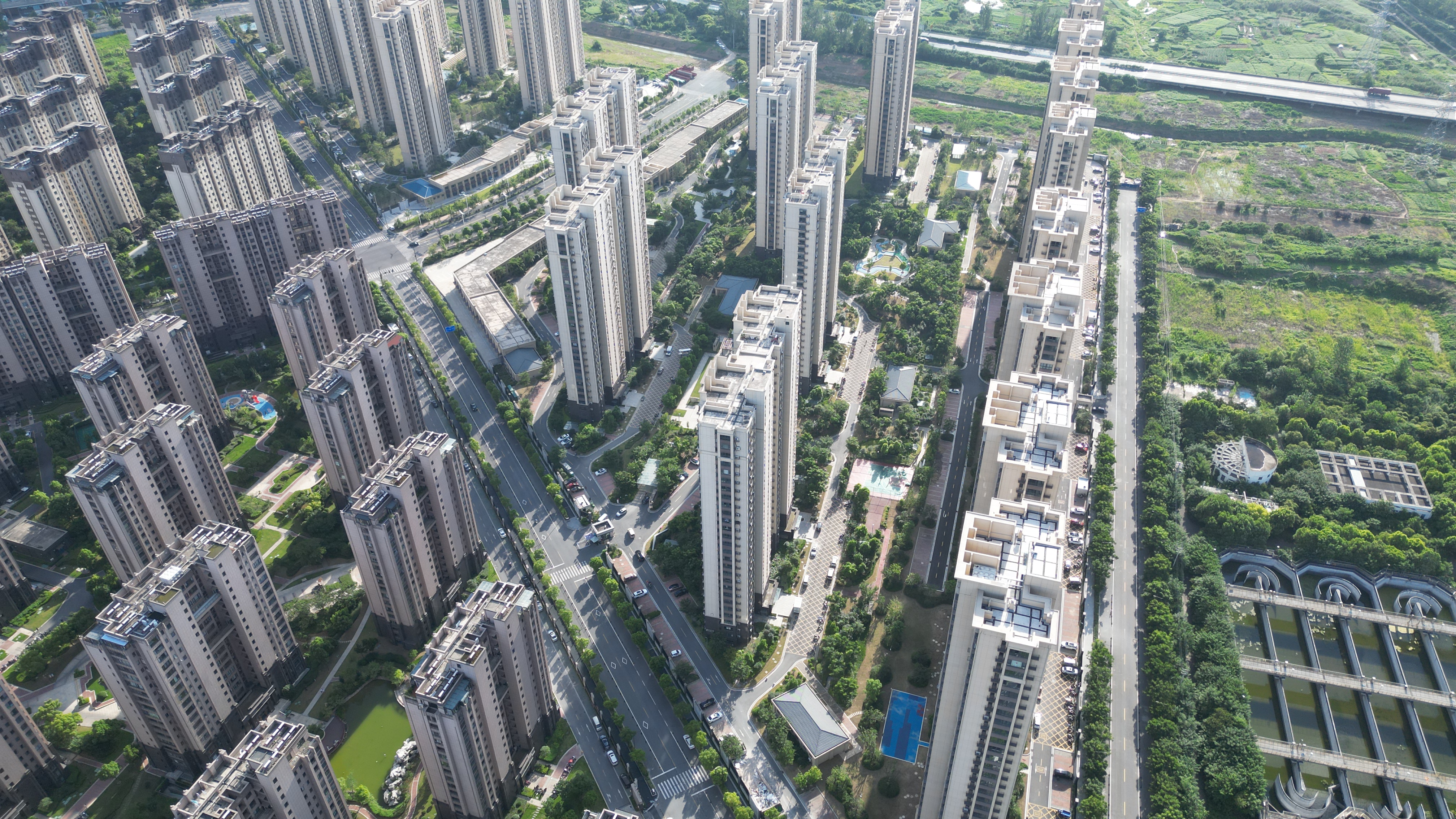 台风过境，，，这一大波民生项目be like（图说包管房）